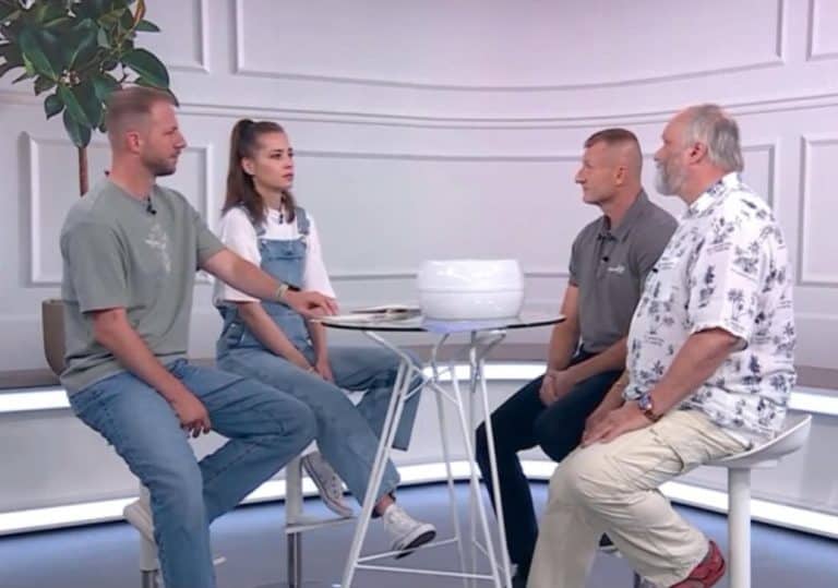 Príbeh o riešení vlhkosti s Aquapol, diskusia medzi odborníkmi a klientmi o odstraňovaní vlhkosti zo.