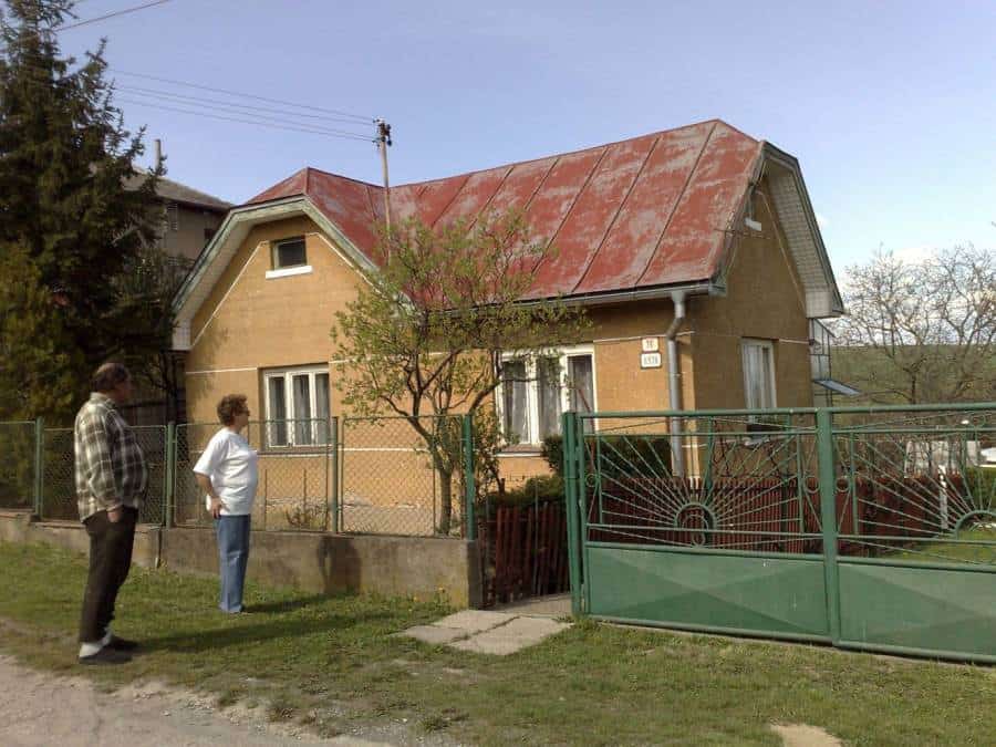 Dom s novou strechou a záhradou, rodinný dom v Slovenskej republike.